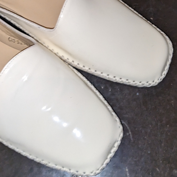 Stuart Weitzman White patent loafers - Picture 2 of 10